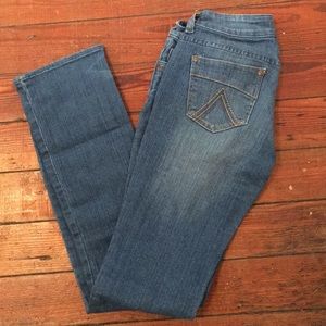 dELiA*s “Morgan” Jeans Size 3/4R